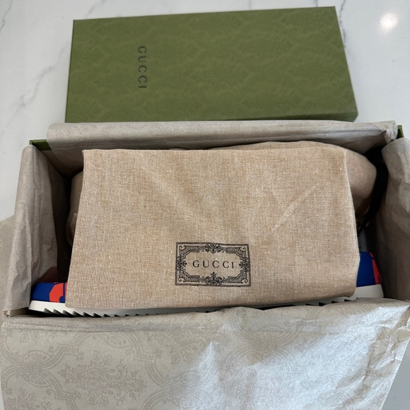 Gucci All Over Logo Slides - Picture 8 of 9